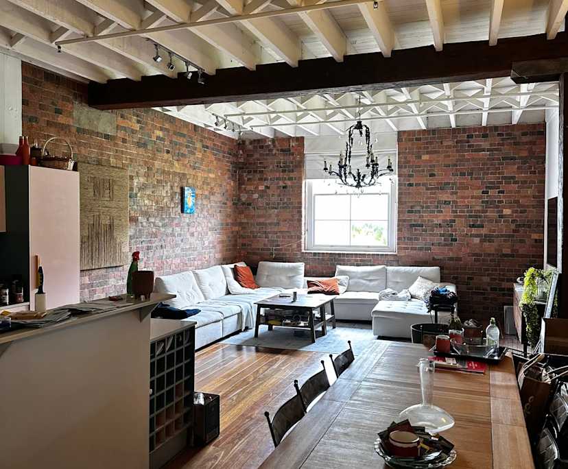 Furnished room with ensuite in a flatshare