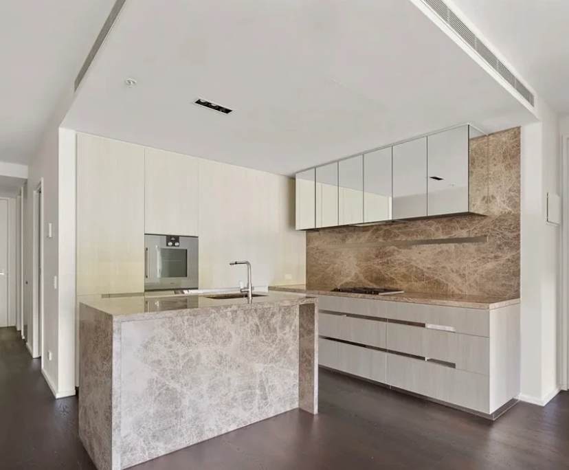 Furnished room with ensuite in a flatshare