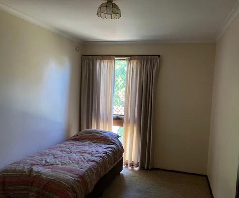 Room for Rent in Wodonga, VIC 300, Furnished, Sha...