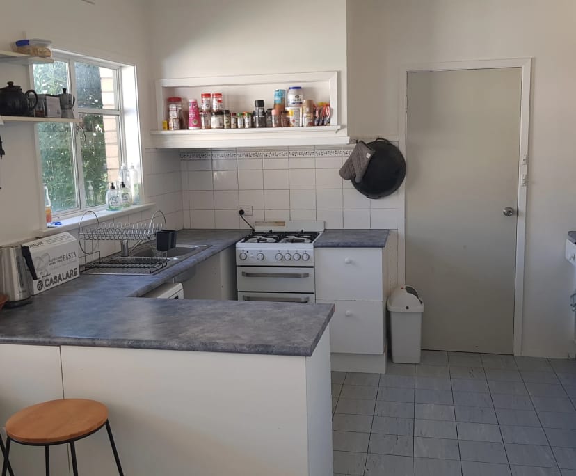 Room in a share house