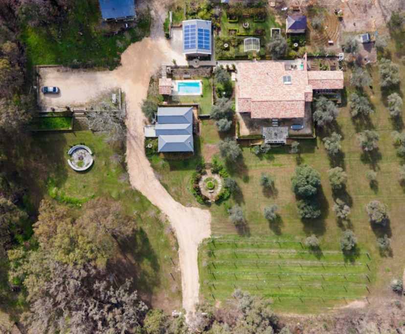 Whole property with 2 rooms for rent