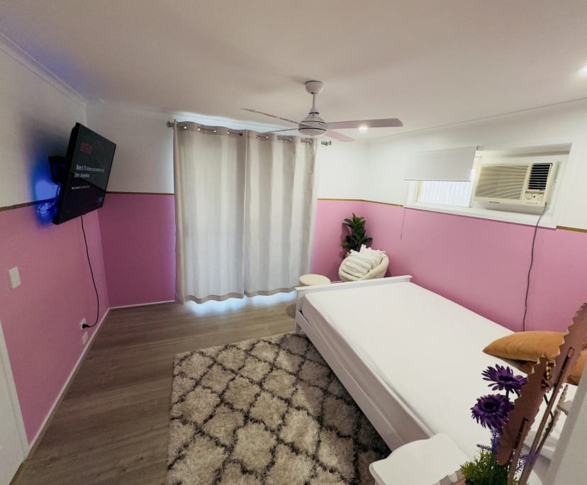 $380, Share-house, 5 bathrooms, Helensvale QLD 4212