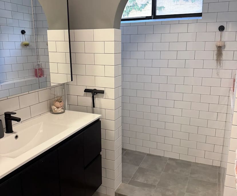 Furnished room with own bathroom