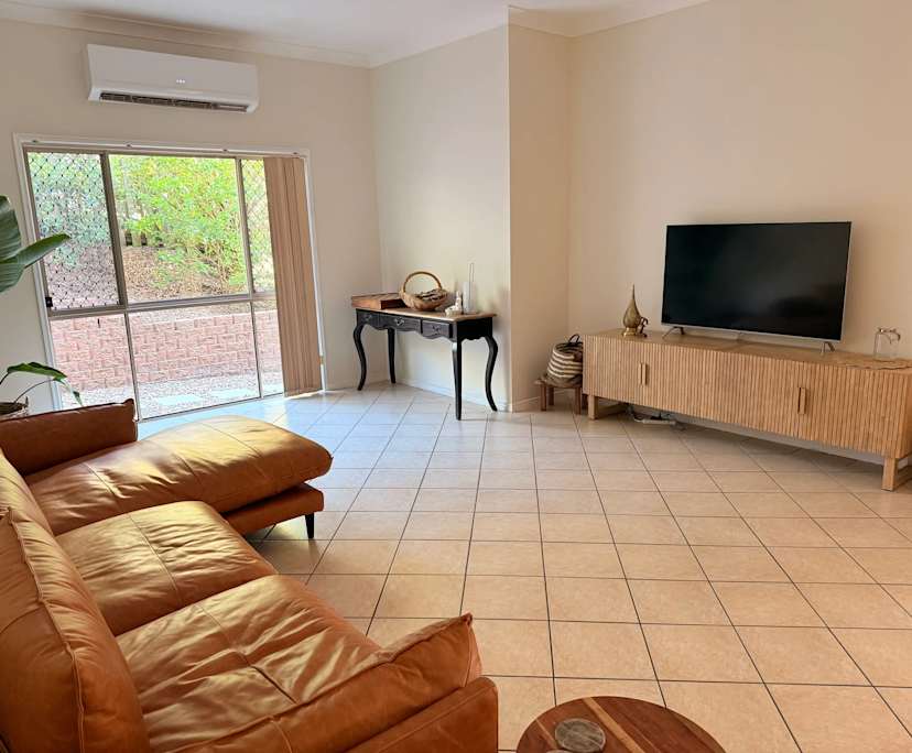 $350, Share-house, 4 bathrooms, Oxenford QLD 4210