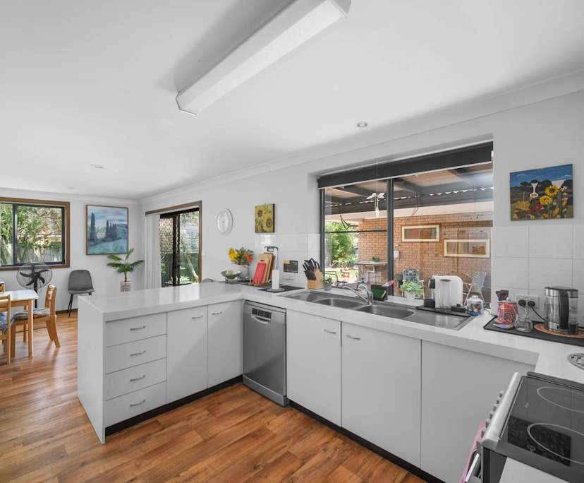 $550, Whole-property, 2 bathrooms, Tuncurry NSW 2428