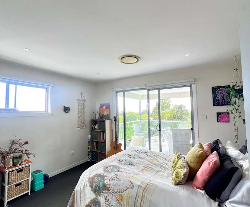 $325, Share-house, 4 bathrooms, Elanora QLD 4221