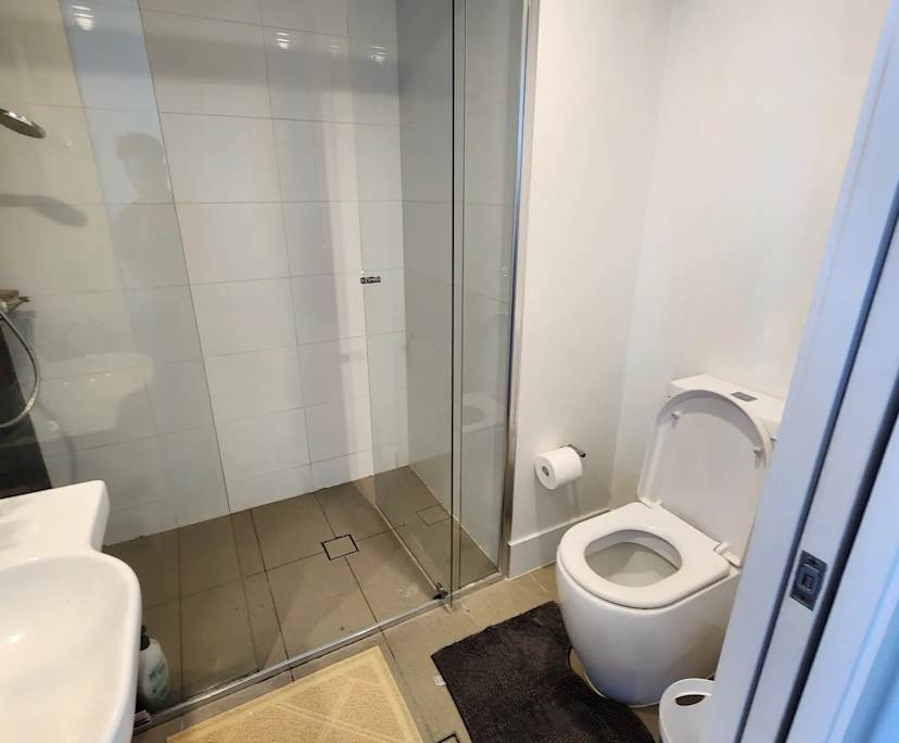 $450, Flatshare, 3 bathrooms, Milton QLD 4064