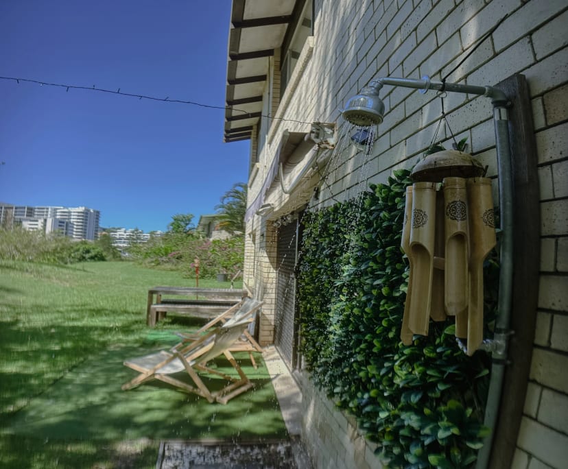 $1,300, Whole-property, 2 bathrooms, Coolangatta QLD 4225