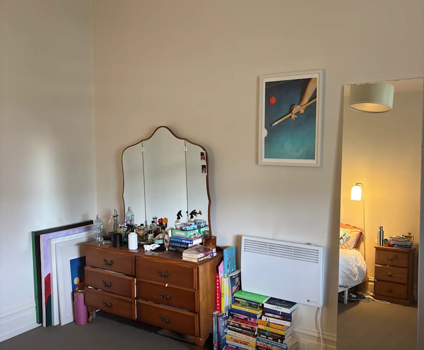 Room in a share house