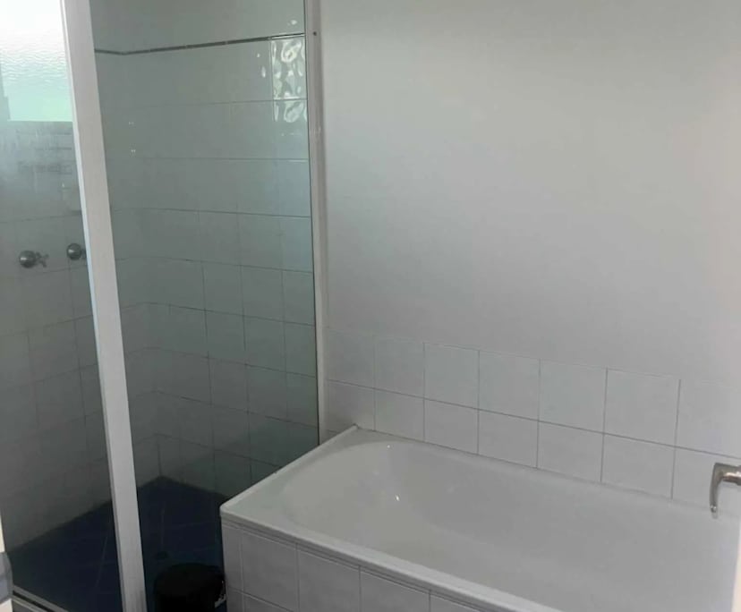 $250, Share-house, 4 bathrooms, Bentley Park QLD 4869