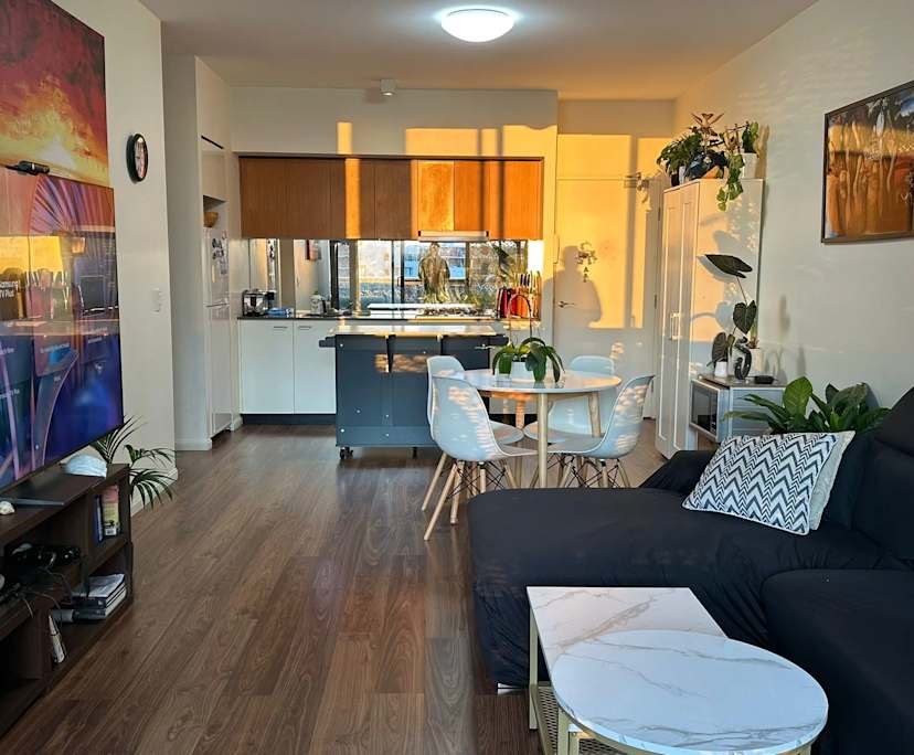 Furnished room in a flatshare