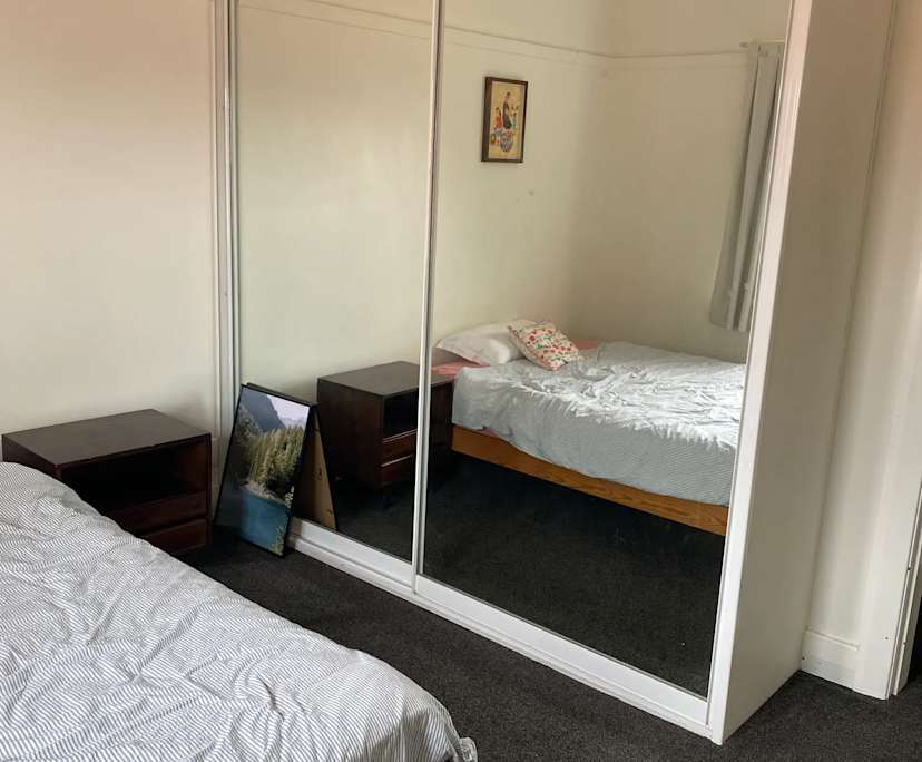 $240, Flatshare, 2 bathrooms, Cooks Hill NSW 2300