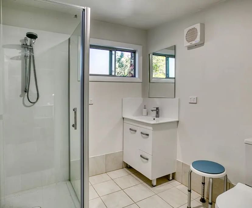 $350, Studio, 1 bathroom, Hovea WA 6071