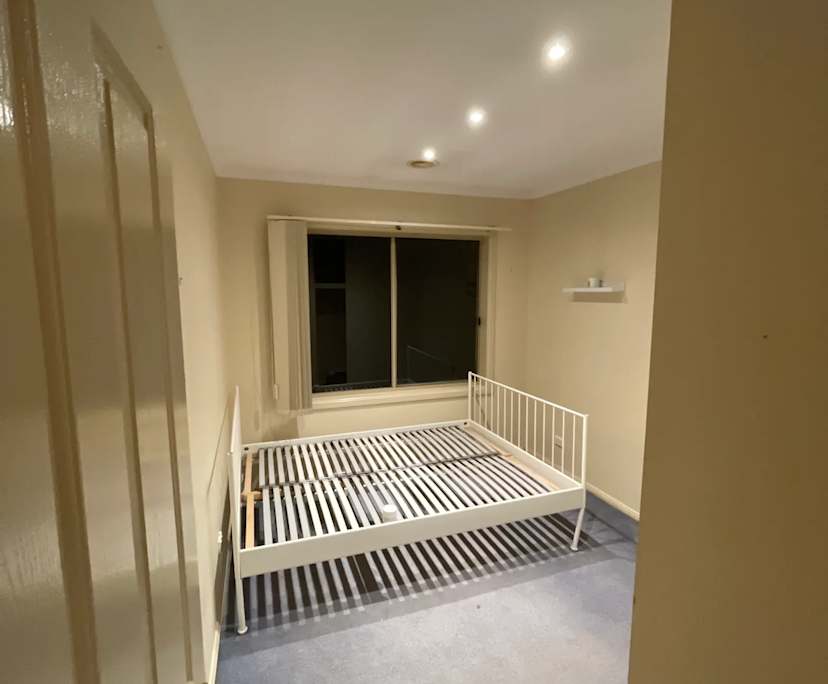 Unfurnished room in a share house