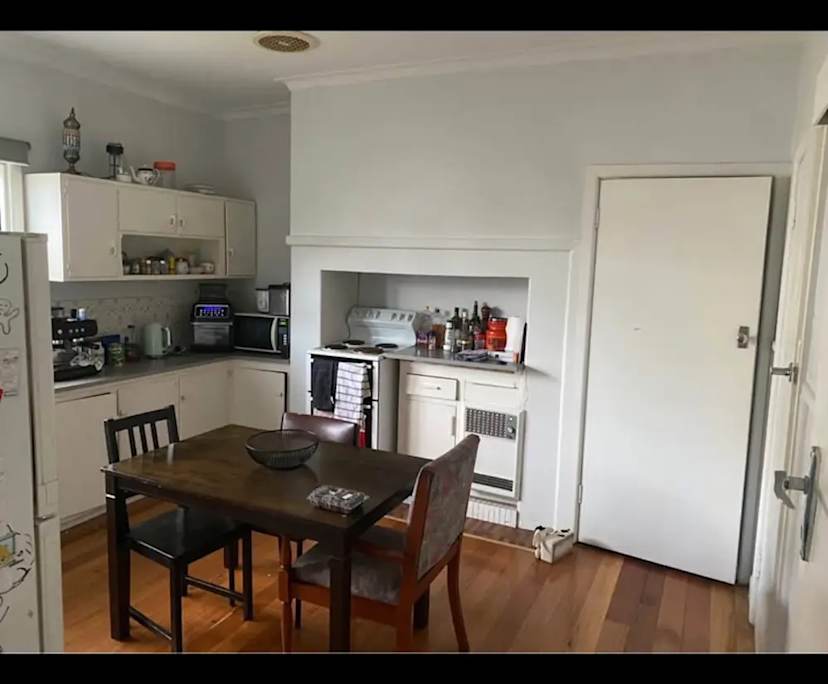 Room in a share house