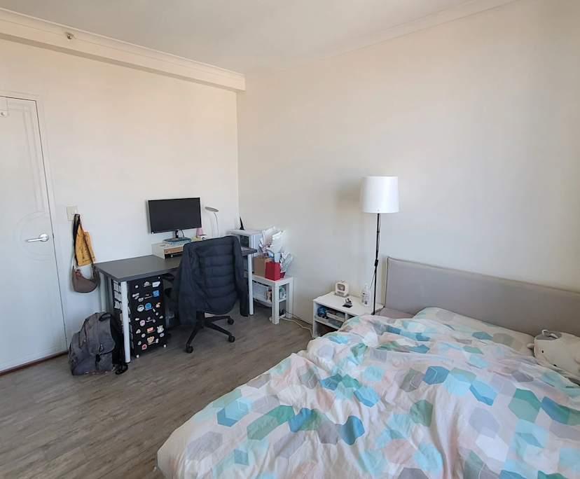 Furnished room in a flatshare