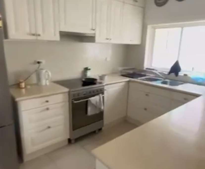 Whole property with 4 rooms for rent