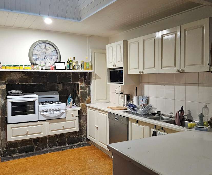Unfurnished room in a share house