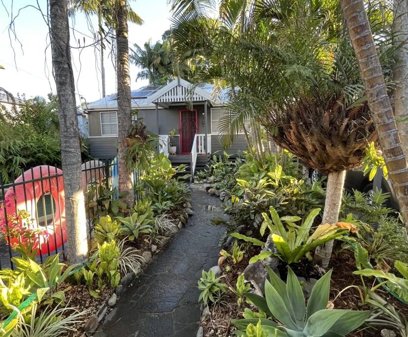 2 Rooms for Rent in Manunda, Cairns 230250, Furn...