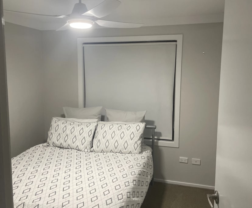 Room for Rent in Lake Albert, NSW 350, Flexible w...