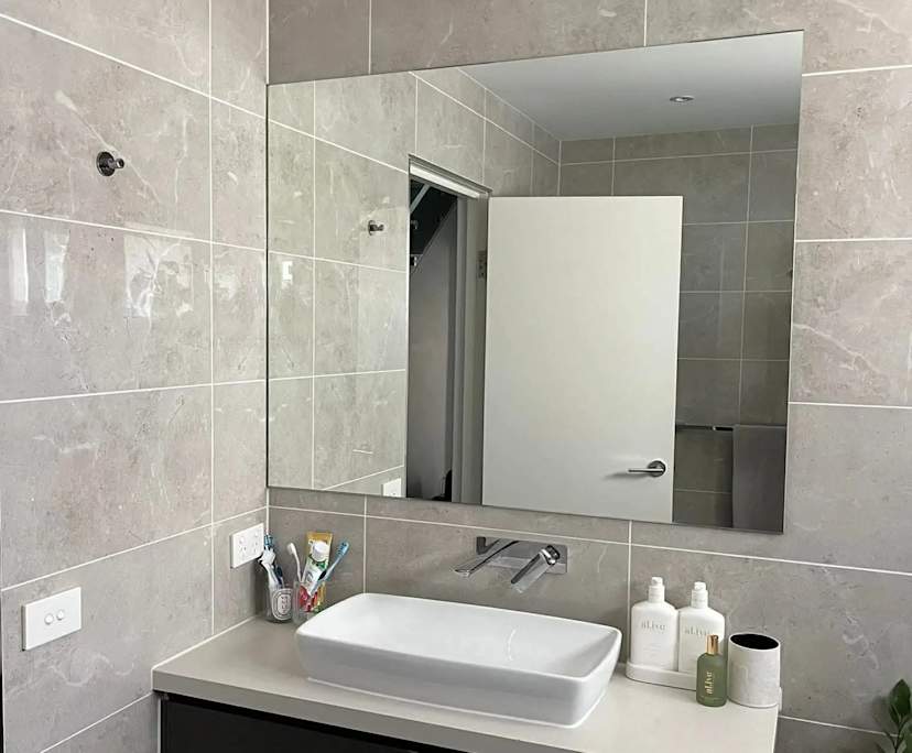 Unfurnished room in a flatshare