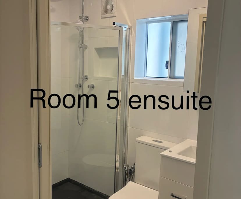 $150, Share-house, 6 bathrooms, Southport QLD 4215