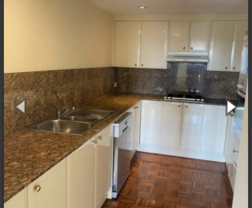 Furnished room with ensuite in a flatshare