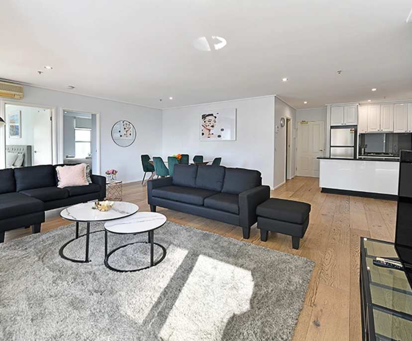 $1,425, Whole-property, 3 bathrooms, Melbourne VIC 3000