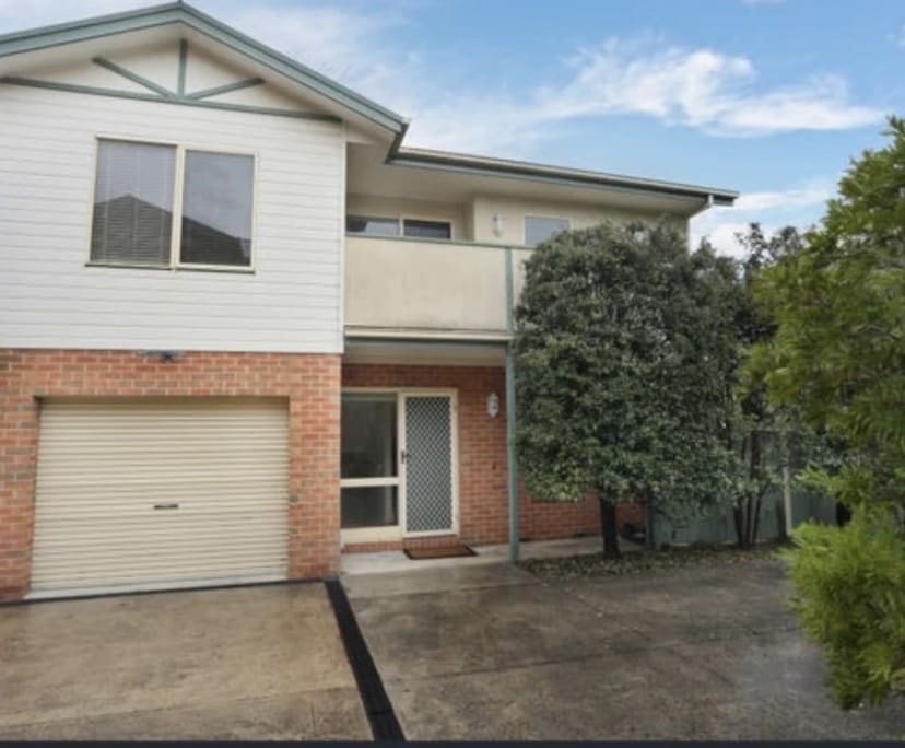 $550, Whole-property, 3 bathrooms, Highton VIC 3216