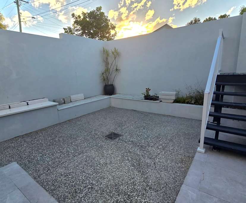 Whole property with 2 rooms for rent