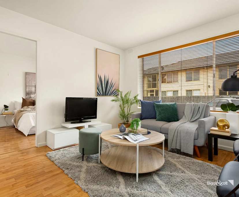 Whole property with 2 rooms for rent