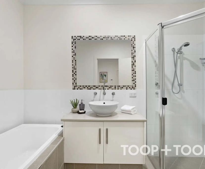 Unfurnished room in a share house