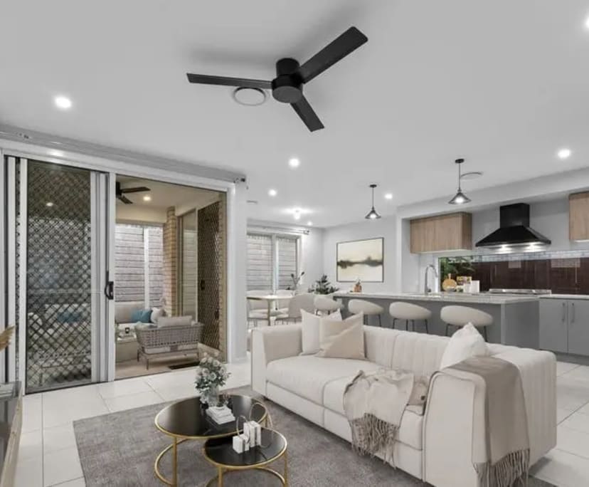 Room in a share house