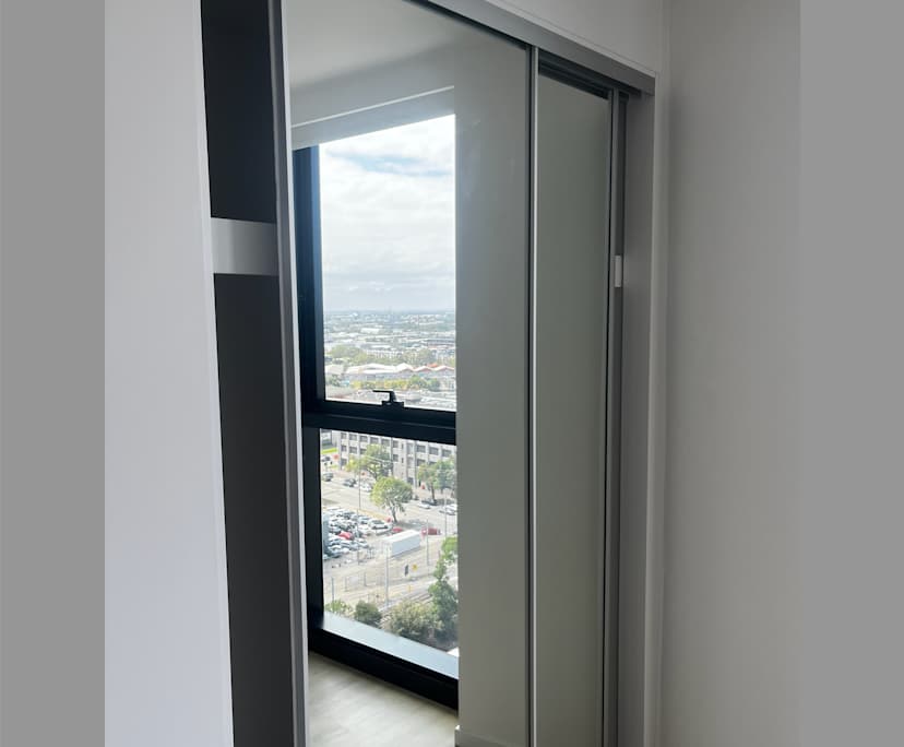 Unfurnished room with own bathroom