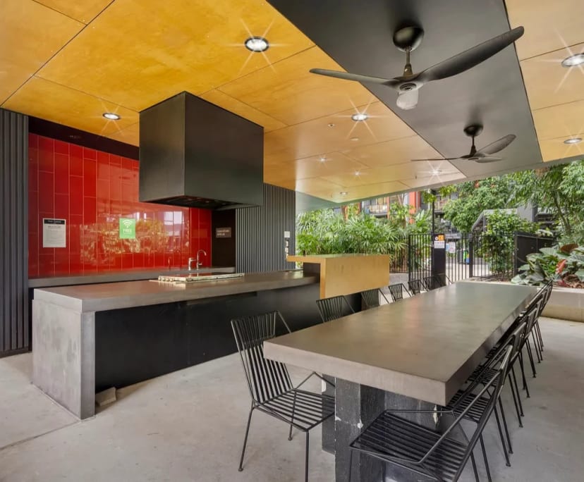 $390, Flatshare, 2 bathrooms, Bowen Hills QLD 4006