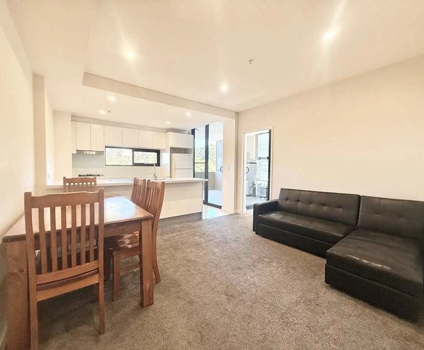 $1,100, Whole-property, 3 bathrooms, Wolli Creek NSW 2205