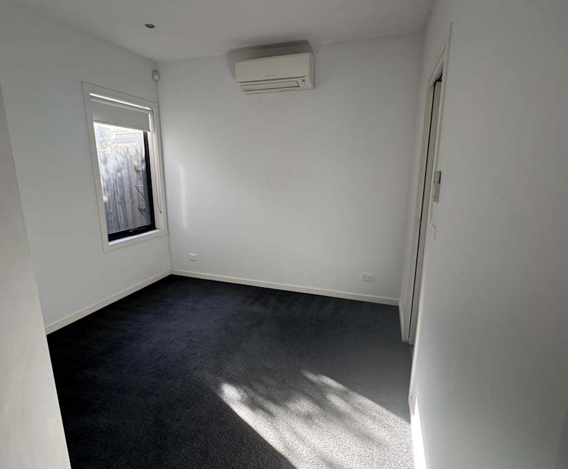 Room with ensuite in a share house