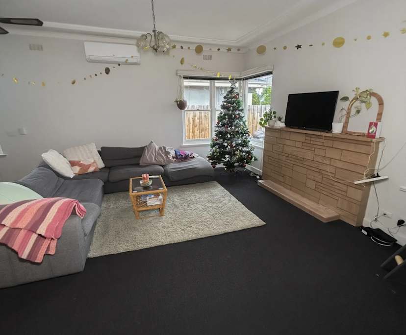 Unfurnished room in a share house