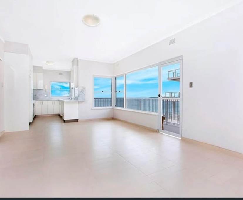 Unfurnished room in a flatshare