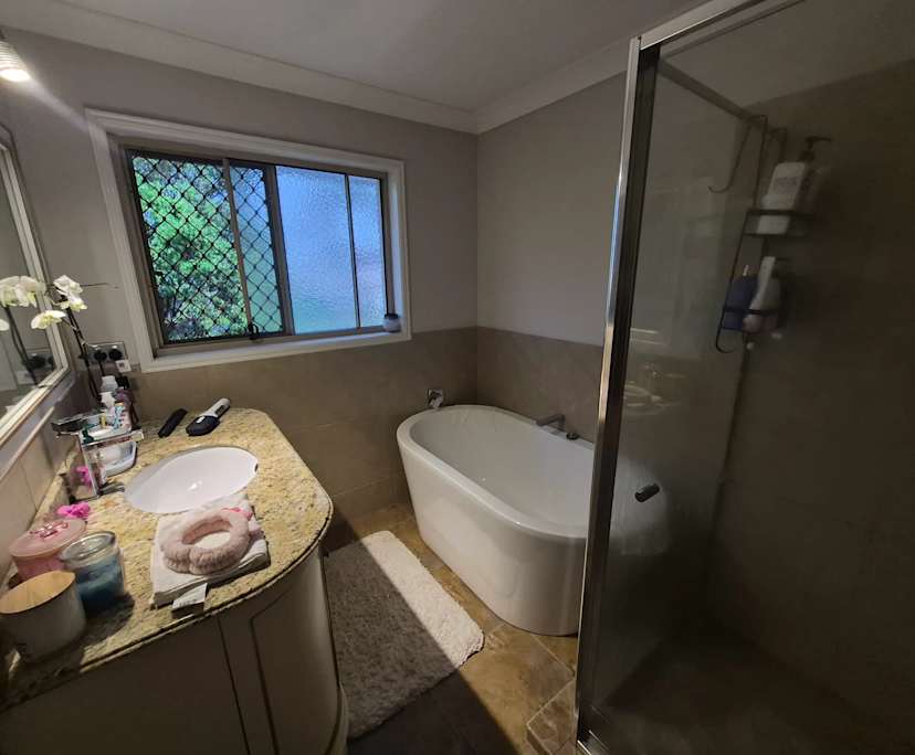 Room in a share house