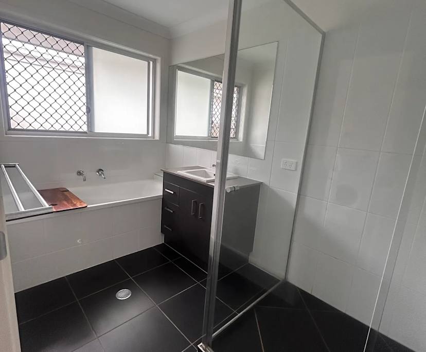 $350, Share-house, 4 bathrooms, Peregian Springs QLD 4573