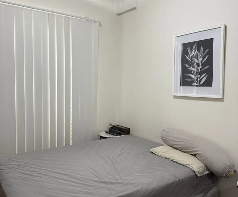 Furnished room in a flatshare