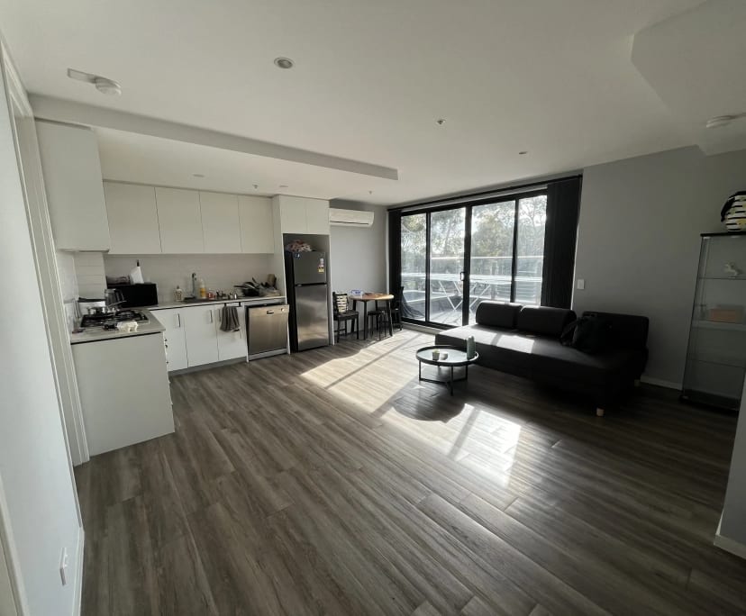 Unfurnished room in a flatshare