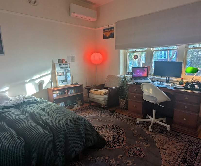 Room in a share house