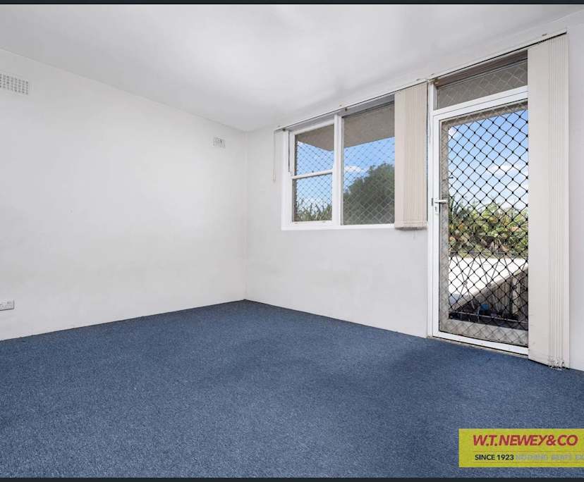 Whole property with 2 rooms for rent