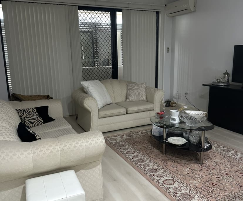 Furnished room in a flatshare