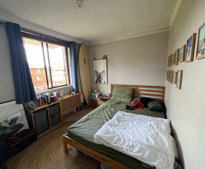 Unfurnished room in a flatshare
