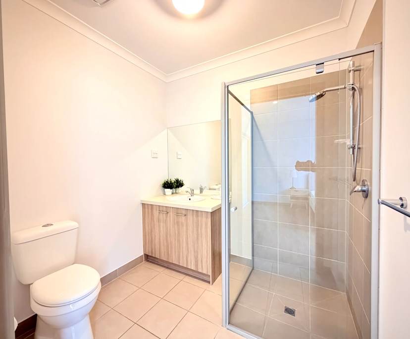 $320, Share-house, 4 bathrooms, Clyde North VIC 3978