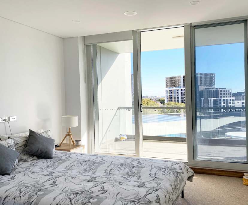 Furnished room with ensuite in a flatshare