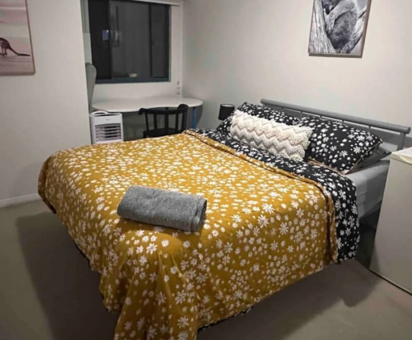 Furnished room in a flatshare